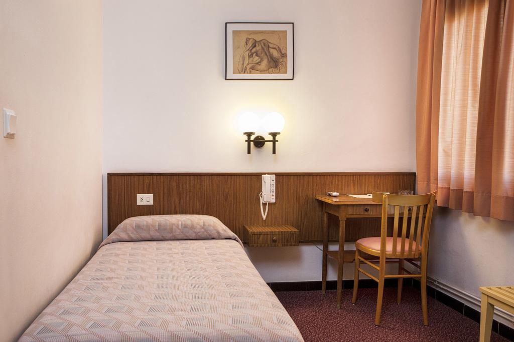 Hotel Emporium - Adults Only Castello  D'Empuries Zewnętrze zdjęcie